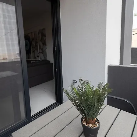 Icarus Apartment